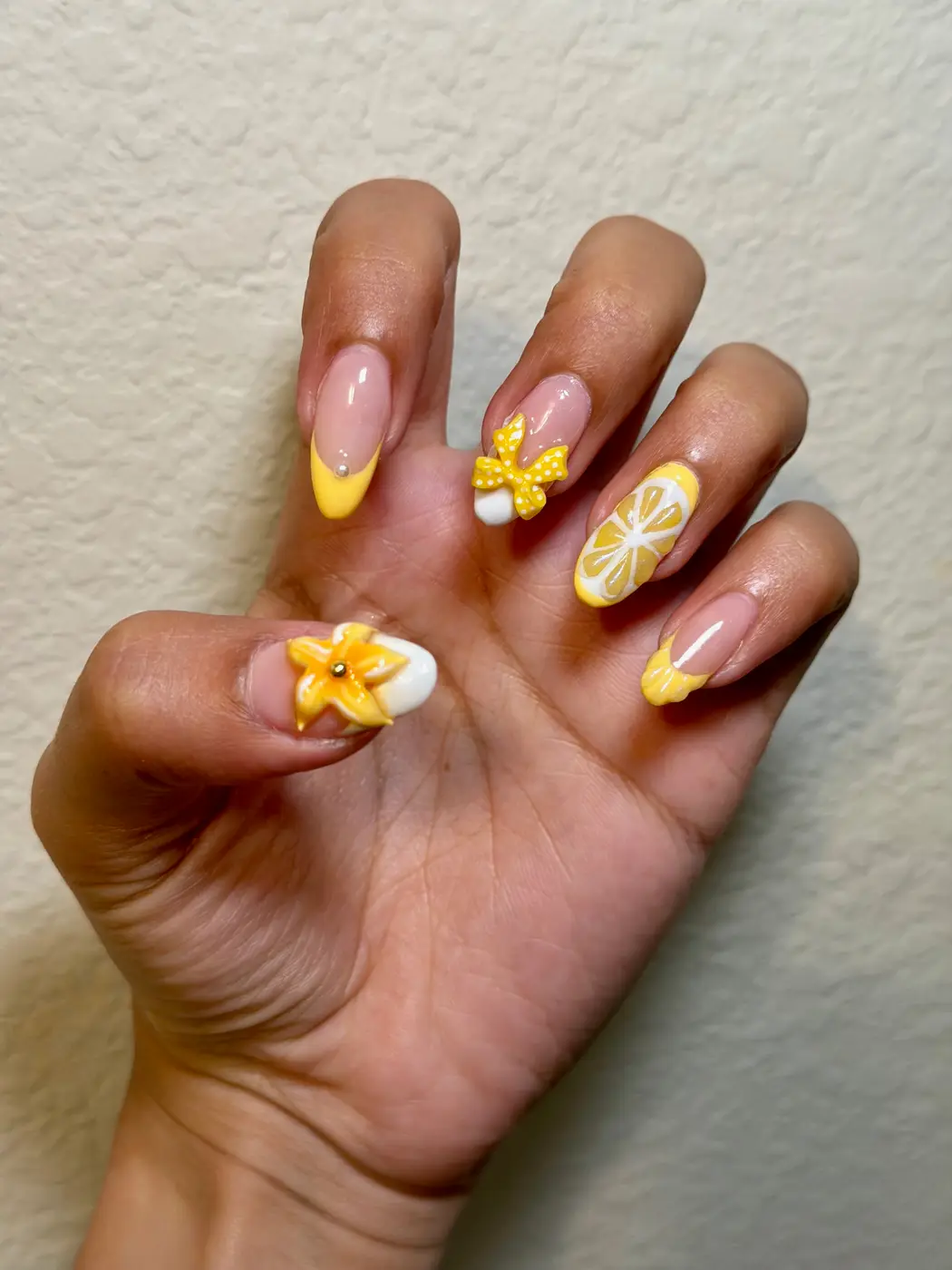 Yellow lemon-themed set with 3D flowers and a hand-painted lemon slice